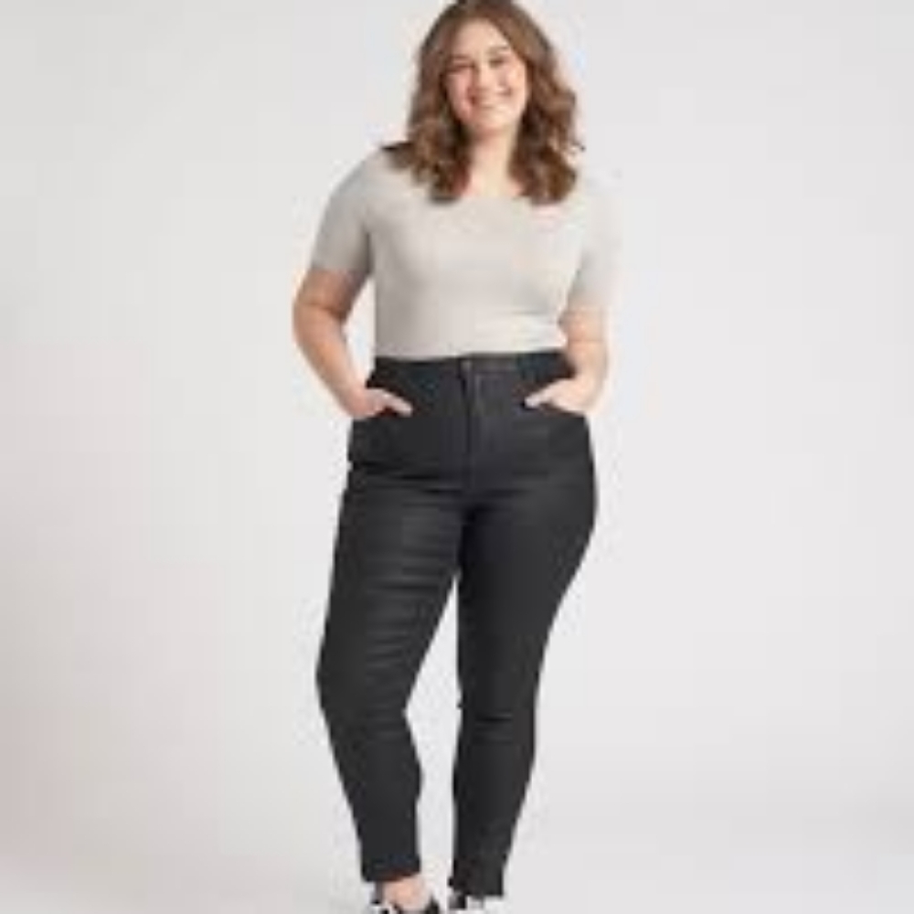 NWT Universal Standard Meuse High Rise Resin Jeans 30 inch - Black